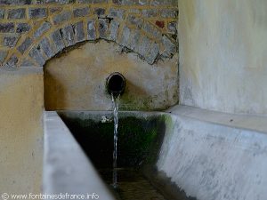 La Fontaine Lavoir rue du Château