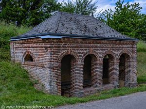La Fontaine Lavoir rue du Château