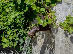 Fontaine près du Pont du Lèze