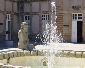 La Fontaine Place de la Mairie