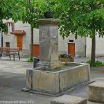 La Fontaine Place des Ormeaux