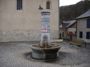 La Fontaine Place de l'Eglise