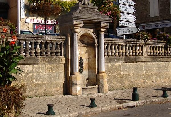 La Fontaine rue de Paris
