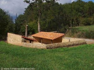 La Fontaine et le Lavoir de Ridefeu