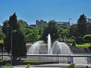 Fontaine Jets d'Eau du Champ de Juillet