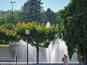 Fontaine Jets d'Eau du Champ de Juillet