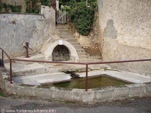 La Fontaine Lavoir du Bourg