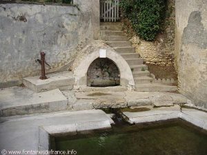 La Fontaine Lavoir du Bourg