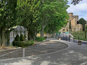 La Fontaine aux Trois Masques