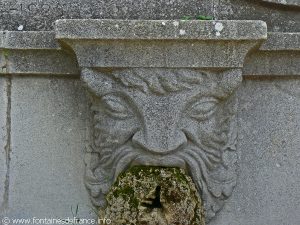 La Fontaine aux Trois Masques