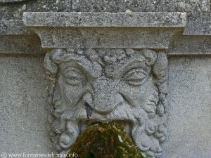 La Fontaine aux Trois Masques