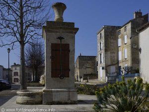 La Fontaine Place de l'Eglise