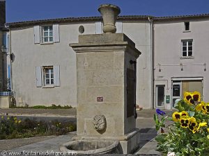 La Fontaine Place de l'Eglise