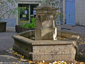 La Fontaine Place St-James