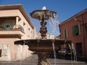 La Fontaine Place du Bassin Rond