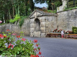 La Fontaine rue Caroline Aigle