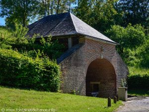 La Source et le Lavoir Tunnel