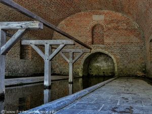La Source et le Lavoir Tunnel