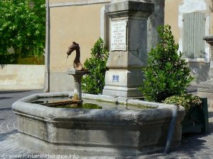 La Fontaine Anfos Tavan