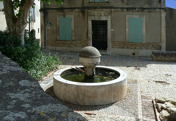 La Fontaine Place de l’Orme