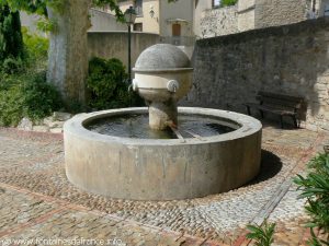 La Fontaine Place de l'Orme