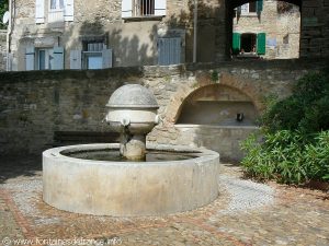 La Fontaine Place de l'Orme