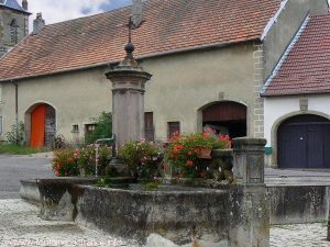 La Fontaine Place de la Mairie