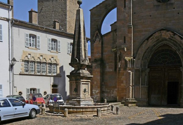 La Fontaine Place Notre-Dame