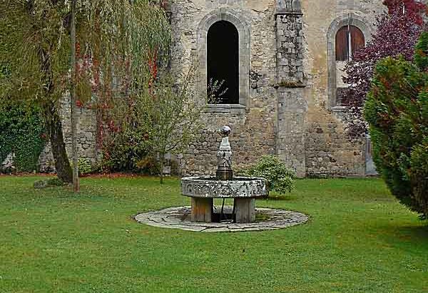 Fontaine de l’Abbaye N-D de Bonnaigue