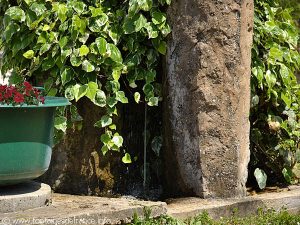 La Fontaine Square de l'Eglise