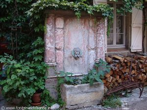 La Fontaine Place de la Bouquerie
