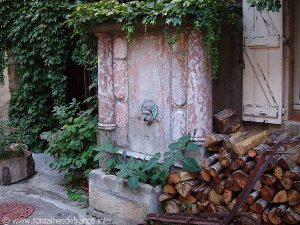 La Fontaine Place de la Bouquerie