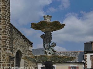 La Fontaine Place de l'Eglise