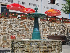 La Fontaine Place de l'Eglise