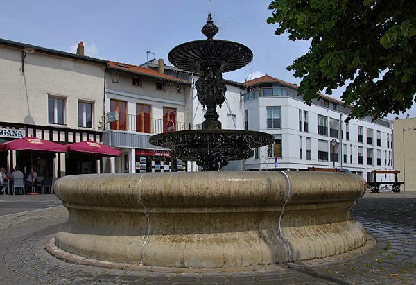 La Fontaine Place Mauguet