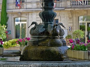 La Fontaine place Max Aubert