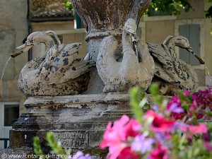 La Fontaine place Max Aubert