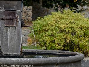 La Fontaine de l'Eglise de Manson