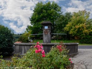 La Fontaine route de St-Aubin à Manson
