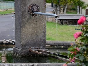 La Fontaine route de St-Aubin à Manson