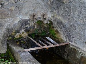 La Fontaine rue des Fontaines de Laschamps