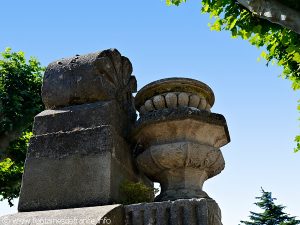 La Fontaine place du Village