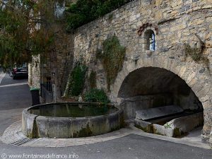 La Fontaine du Bac et le Lavoir