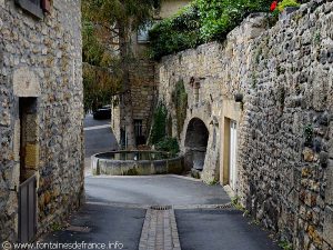 La Fontaine du Bac et le Lavoir