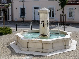 La Fontaine rue de la Liberté