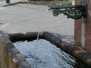 La Fontaine Place J-C Arenes