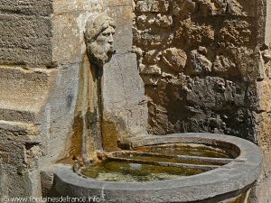 La Fontaine rue Victor Hugo