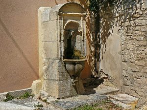 La Fontaine rue des Istres