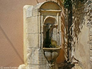 La Fontaine rue des Istres