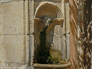 La Fontaine rue des Istres
